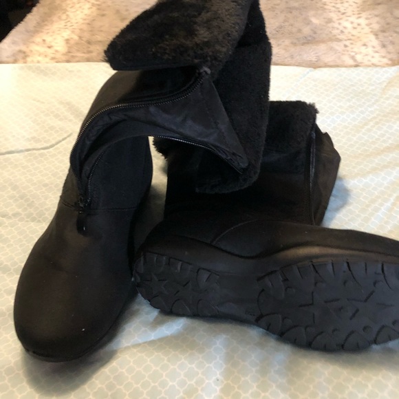 No Name Fold Over Winter Boots Wore Once Good Condition - Picture 5 of 5